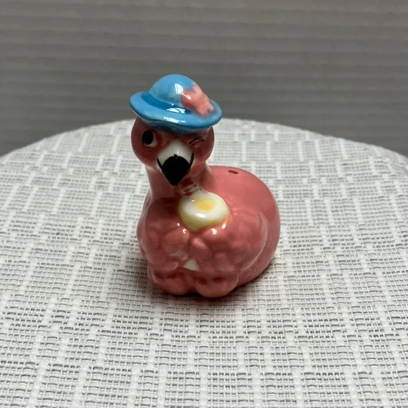 Flamingo Salt and Pepper Shakers - Picture 4 of 8